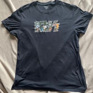 Kiss vintage iron on on shirt. Men’s size XL.